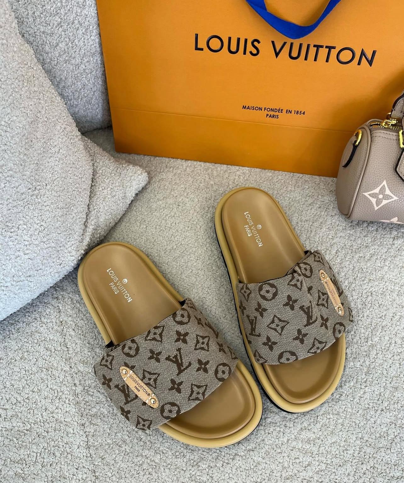 Lilly sliders (PRE ORDER)