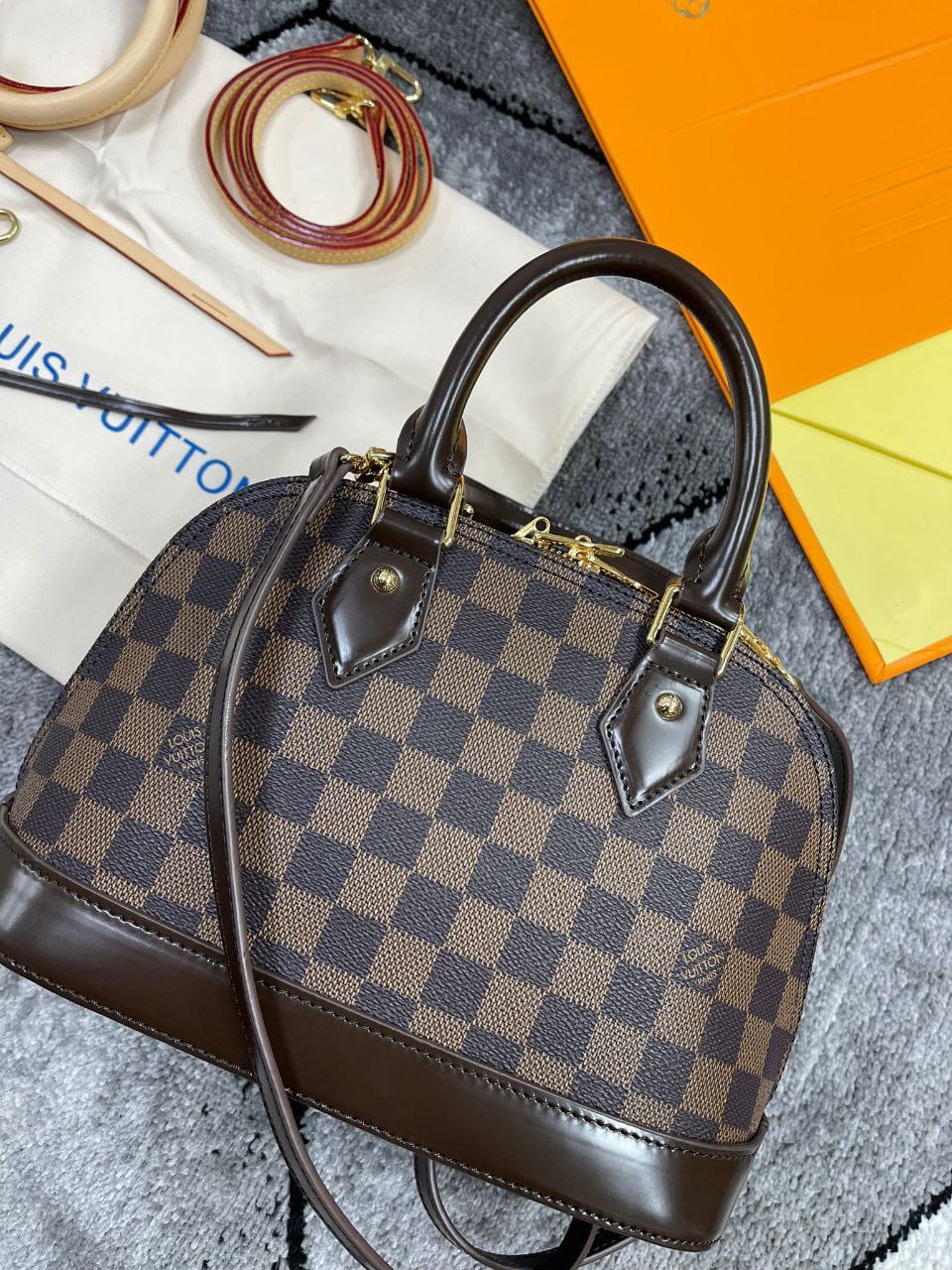 Alma bag (PRE ORDER)