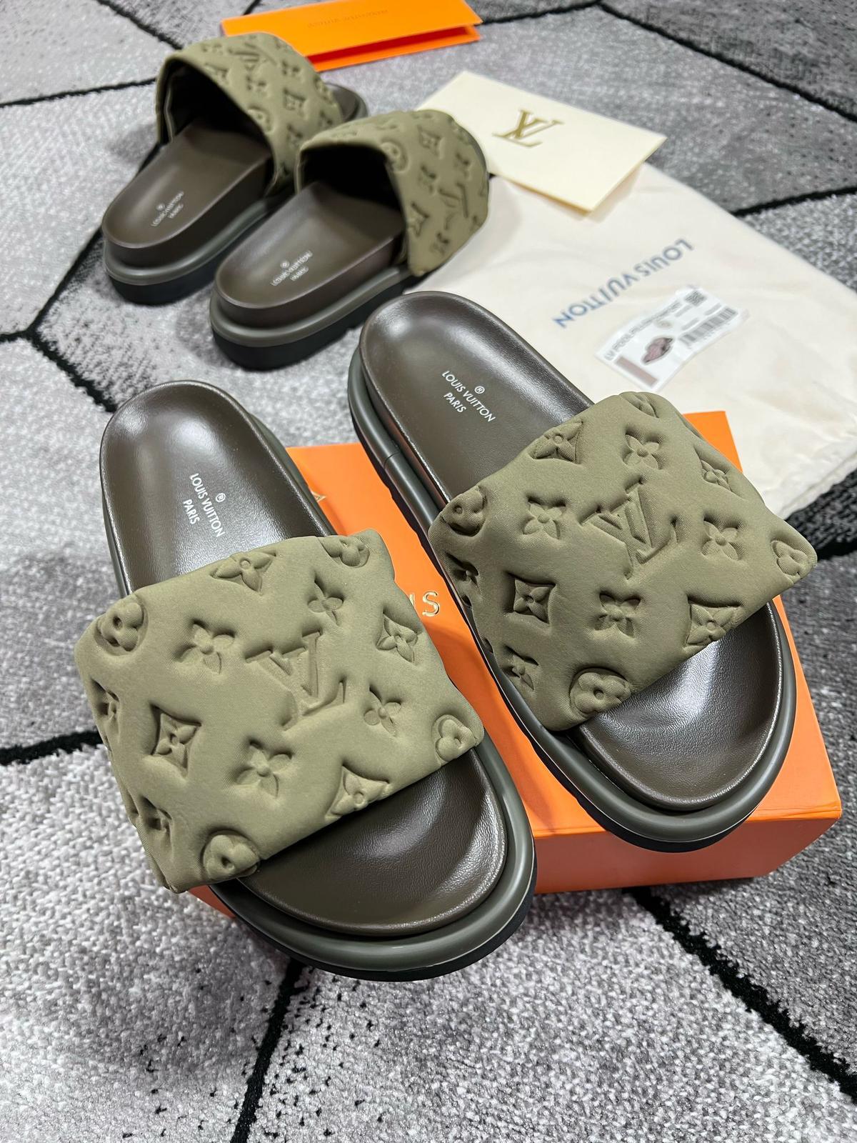 Lilly sliders (PRE ORDER)