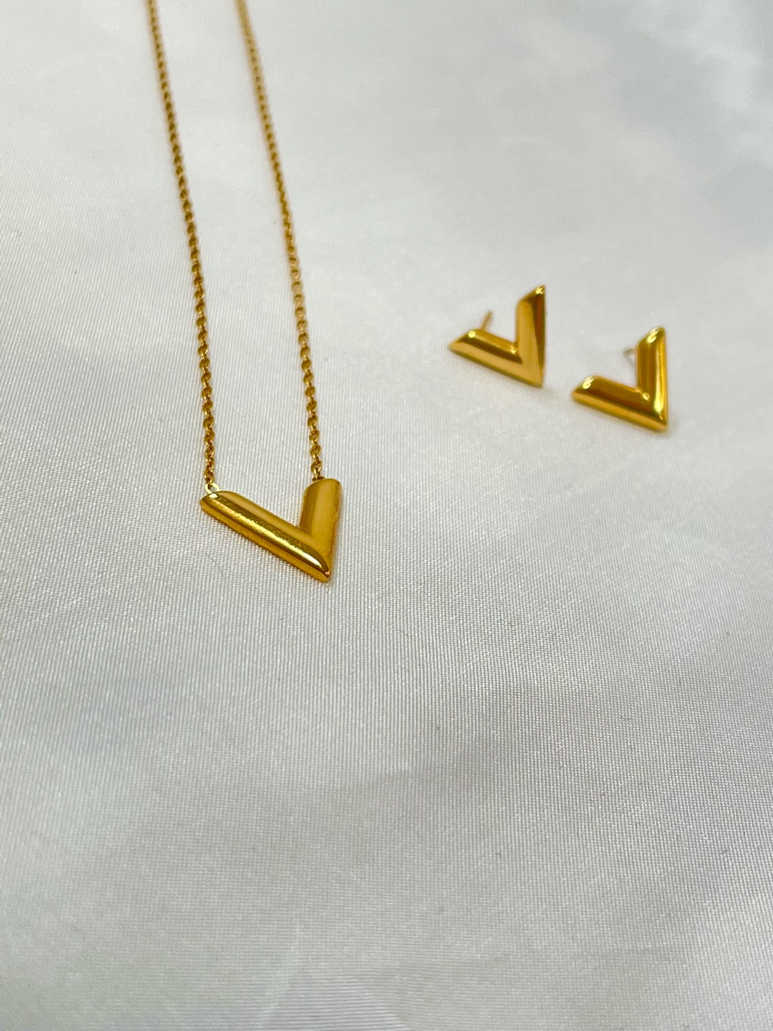 Lillie necklace set
