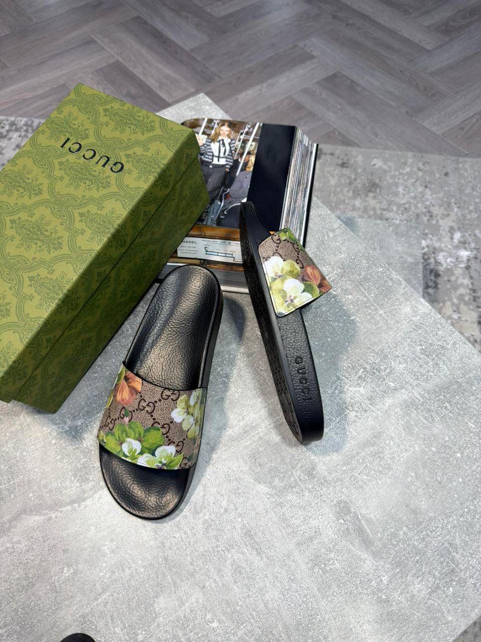 Gigi flower sliders (PRE ORDER)
