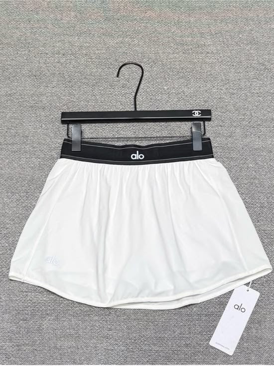 A white skirt (PRE ORDER)